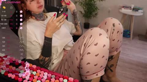 Alis online show from 11/22/25, 08:13