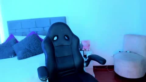 Snapshot of _viviana chatting on 12/26/24, 07:05 INSTAGRAM pinzon viviana online show from 12/26/24, 07:05