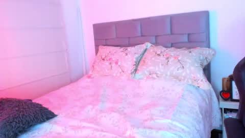 Snapshot of _viviana chatting on 01/24/25, 11:02 INSTAGRAM pinzon viviana online show from 01/24/25, 11:02