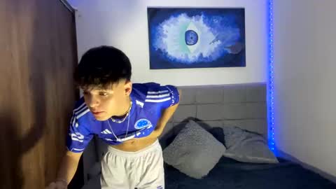 Snapshot of _walker007 chatting on 12/21/24, 09:23 Aron Walker online show from 12/21/24, 09:23