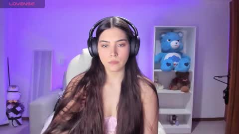 Fernanda  online show from 11/25/25, 07:41