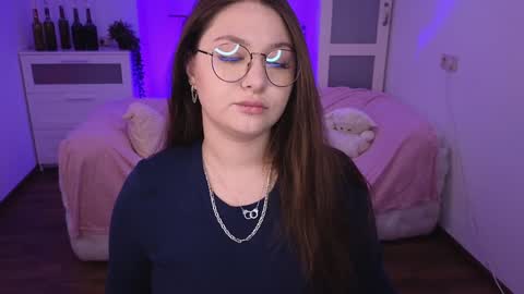 Snapshot of _wendy_evans_ chatting on 12/23/24, 01:24 Wendy online show from 12/23/24, 01:24