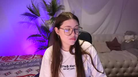 Snapshot of _wendy_evans_ chatting on 06/17/26, 12:50 Wendy online show from 06/17/26, 12:50