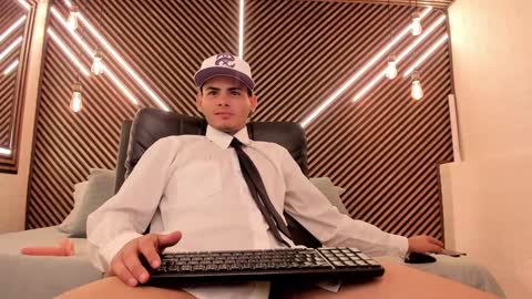 Snapshot of _white_fox_ chatting on 02/07/25, 04:16 white fox online show from 02/07/25, 04:16