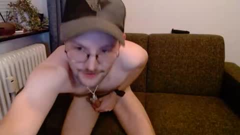 Snapshot of _whoisthatguy_ chatting on 11/05/25, 06:52 _whoisthatguy_ online show from 11/05/25, 06:52