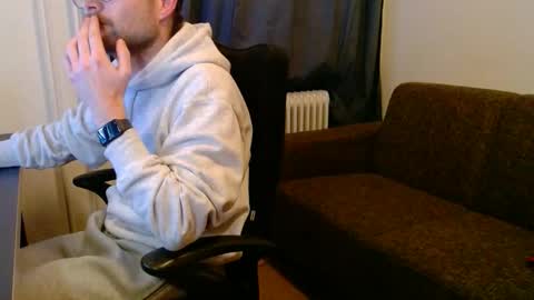 Snapshot of _whoisthatguy_ chatting on 11/25/25, 04:51 _whoisthatguy_ online show from 11/25/25, 04:51