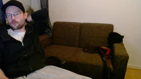 Snapshot of _whoisthatguy_ chatting on 11/29/25, 05:38 _whoisthatguy_ online show from 11/29/25, 05:38