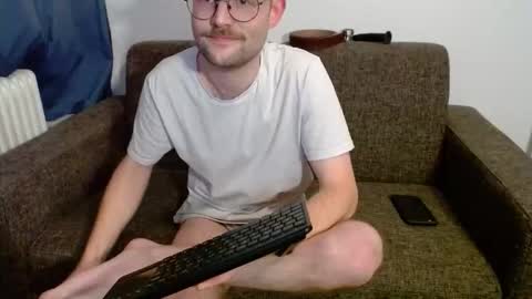 Snapshot of _whoisthatguy_ chatting on 12/15/25, 06:45 _whoisthatguy_ online show from 12/15/25, 06:45