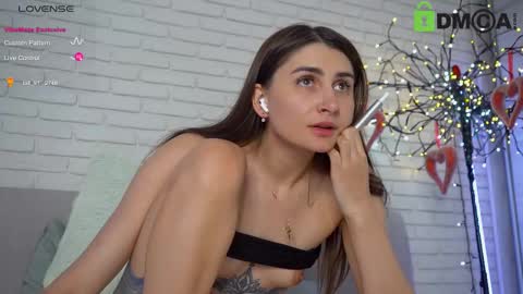 Snapshot of _wild_berry chatting on 02/24/25, 05:11 Lily online show from 02/24/25, 05:11