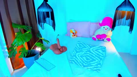 Snapshot of _xynara_owo chatting on 06/17/26, 11:27 Xynara online show from 06/17/26, 11:27