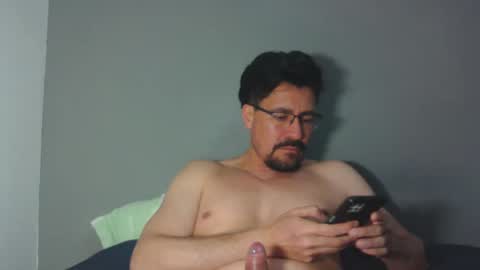 _yjesneth2011 online show from 10/08/25, 11:46