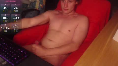 _yourcuteboy_ online show from 12/05/25, 08:16