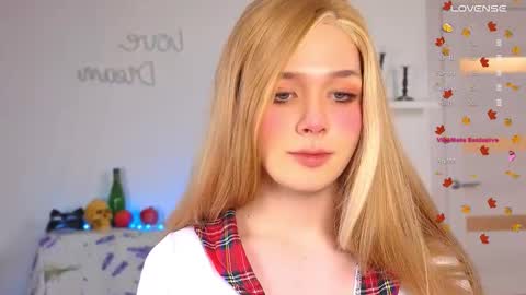 LITTLE FOX online show from 10/31/25, 03:24