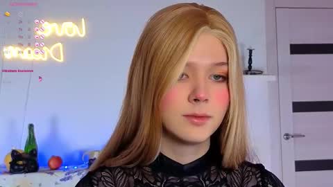 LITTLE FOX online show from 11/17/25, 02:12