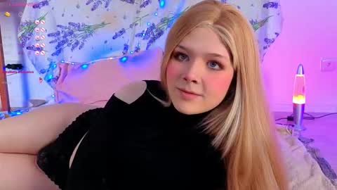 LITTLE FOX online show from 11/21/25, 04:27