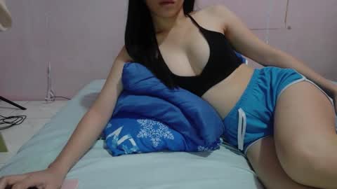 Snapshot of _yourmyonlyb_22 chatting on 12/04/25, 10:40 cherry online show from 12/04/25, 10:40