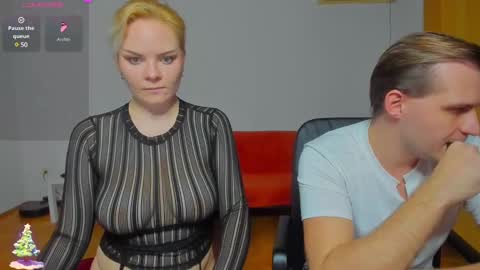 Snapshot of _yourpleasure_ chatting on 12/23/24, 08:25 Candice and Mark online show from 12/23/24, 08:25