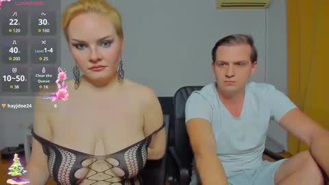 Snapshot of _yourpleasure_ chatting on 01/10/25, 06:49 Candice and Mark online show from 01/10/25, 06:49