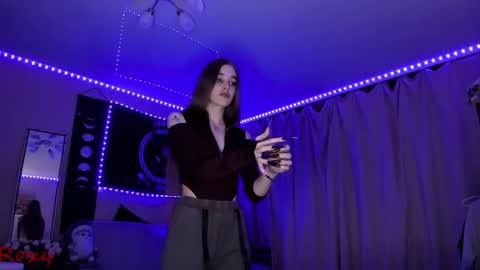 Snapshot of _yourwetdreams_ chatting on 04/10/26, 07:07 Roxy online show from 04/10/26, 07:07