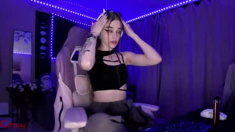 Snapshot of _yourwetdreams_ chatting on 04/11/26, 06:23 Roxy online show from 04/11/26, 06:23