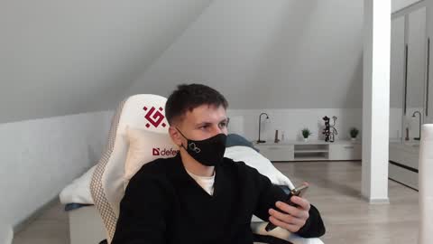 Nicole  Thomas  Dave online show from 12/05/24, 05:17