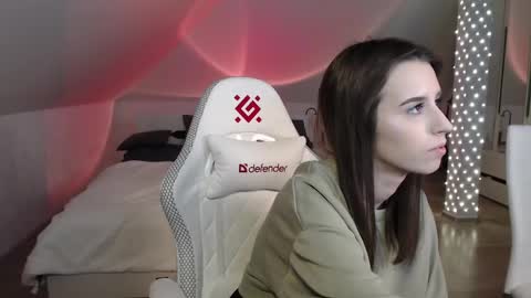 Nicole  Thomas  Dave online show from 02/21/25, 04:26