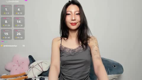 Snapshot of _yuriko chatting on 03/18/26, 02:37 Mia online show from 03/18/26, 02:37