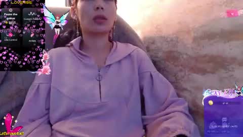 Snapshot of _yuyi chatting on 07/16/26, 04:07 Yuyi online show from 07/16/26, 04:07