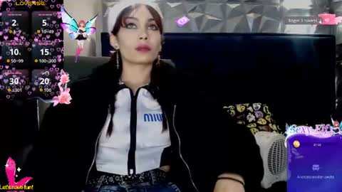 Snapshot of _yuyi chatting on 08/01/26, 12:37 Yuyi online show from 08/01/26, 12:37