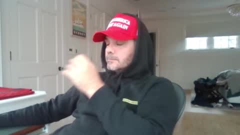 Snapshot of _zeus____ chatting on 01/11/25, 04:03 Zeus online show from 01/11/25, 04:03