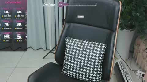 _zizi_ online show from 01/17/25, 10:55