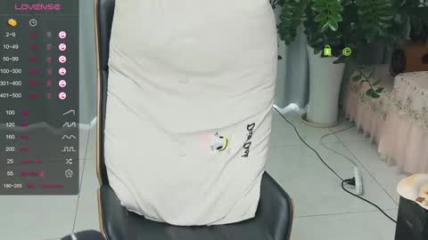 _zizi_ online show from 02/03/25, 03:42