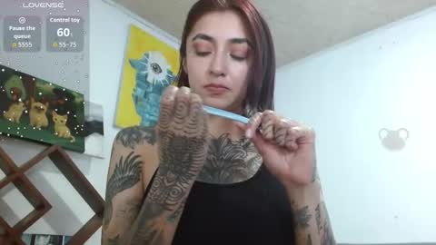 Zoe  online show from 11/25/25, 02:33