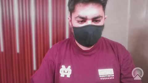 Sleepy owl online show from 10/27/25, 09:02