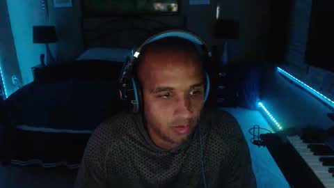 Snapshot of a4orce chatting on 11/12/25, 02:01 a4orce online show from 11/12/25, 02:01