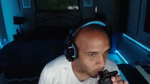 Snapshot of a4orce chatting on 04/14/26, 01:00 a4orce online show from 04/14/26, 01:00