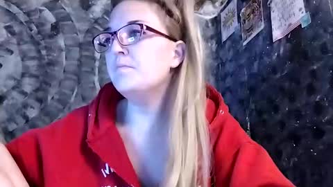 Snapshot of a6909 chatting on 12/30/24, 04:08 Bree Anna online show from 12/30/24, 04:08