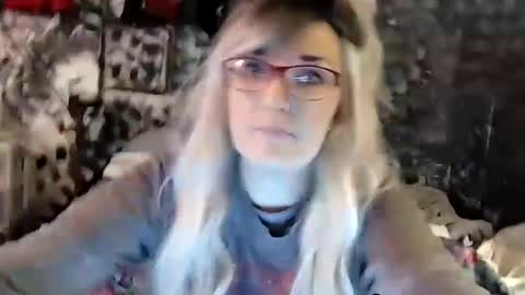 Snapshot of a6909 chatting on 01/12/25, 05:22 Bree Anna online show from 01/12/25, 05:22