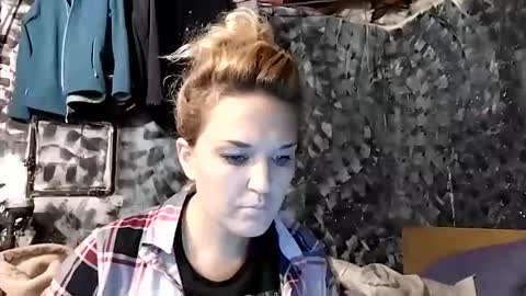 Snapshot of a6909 chatting on 01/23/25, 05:24 Bree Anna online show from 01/23/25, 05:24