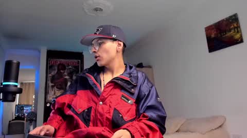 Snapshot of a_lejandro_08 chatting on 12/07/24, 08:49 alejo online show from 12/07/24, 08:49