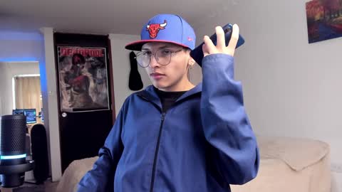 Snapshot of a_lejandro_08 chatting on 12/09/24, 07:50 alejo online show from 12/09/24, 07:50