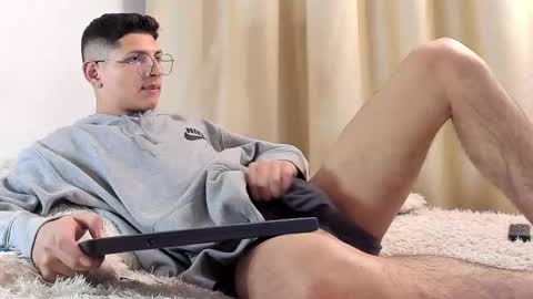 Snapshot of a_lejandro_08 chatting on 02/09/25, 06:11 alejo online show from 02/09/25, 06:11