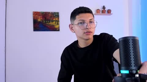 Snapshot of a_lejandro_08 chatting on 02/27/25, 05:13 alejo online show from 02/27/25, 05:13