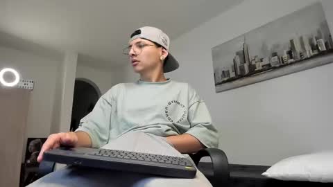 Snapshot of a_lejandro_08 chatting on 03/11/25, 02:54 alejo online show from 03/11/25, 02:54