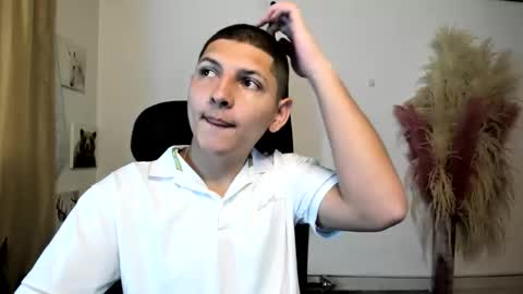 Snapshot of a_lejandro_0_8 chatting on 03/08/26, 12:31 a_lejandro_0_8 online show from 03/08/26, 12:31