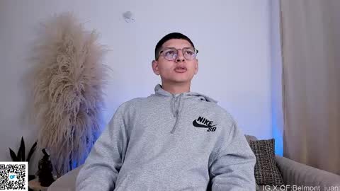 Snapshot of a_lejandro_0_8 chatting on 04/06/26, 01:03 a_lejandro_0_8 online show from 04/06/26, 01:03