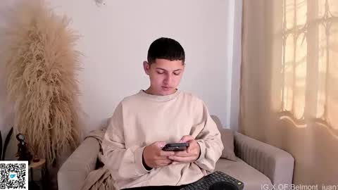 Snapshot of a_lejandro_0_8 chatting on 04/08/26, 01:55 a_lejandro_0_8 online show from 04/08/26, 01:55