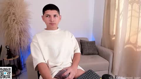 Snapshot of a_lejandro_0_8 chatting on 04/10/26, 02:55 a_lejandro_0_8 online show from 04/10/26, 02:55