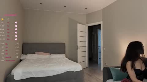 Mila and Jess online show from 11/09/25, 12:58