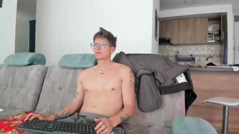 Snapshot of a_sexy_couple__ chatting on 01/22/25, 07:03 A Sexy Couple online show from 01/22/25, 07:03